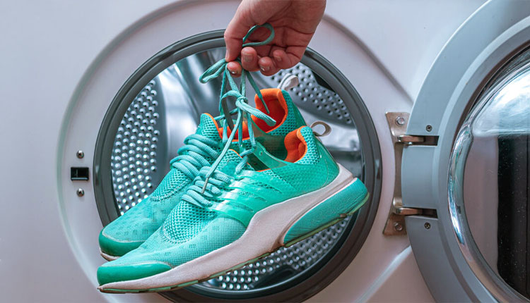 How to wash sports shoes in a washing machine