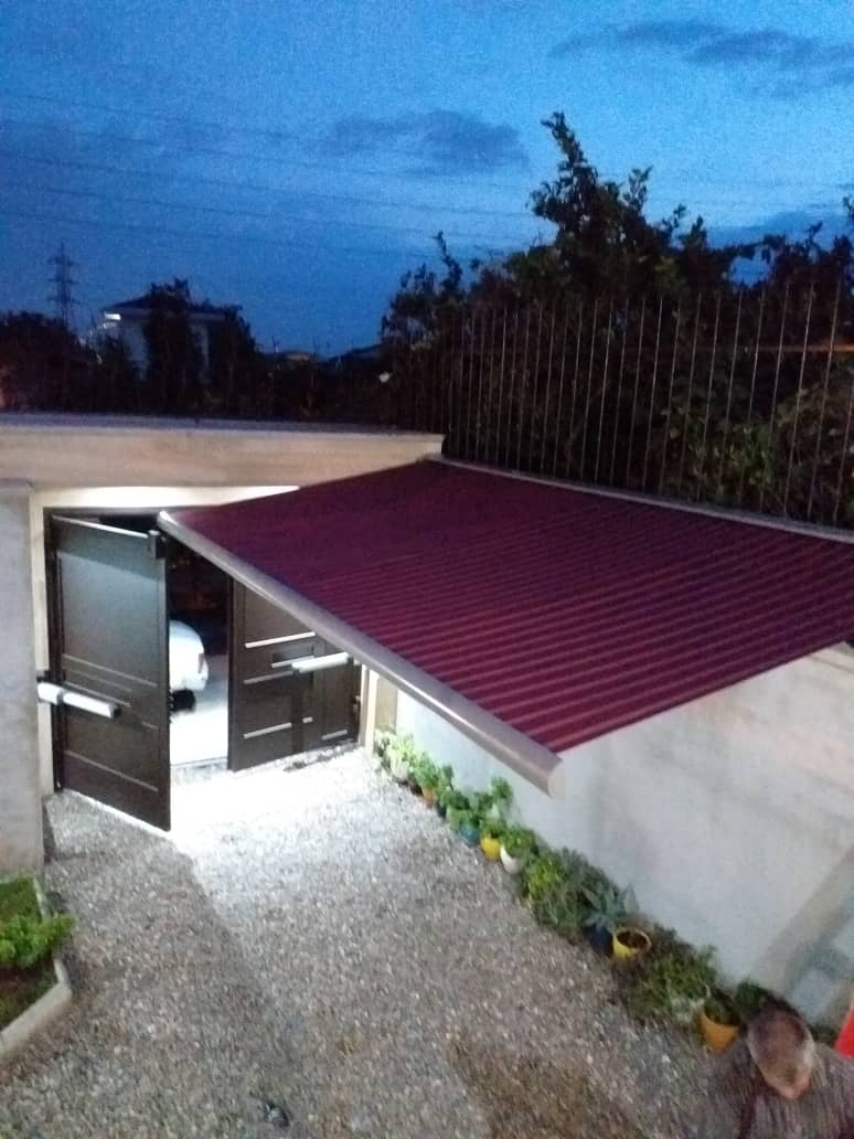 In what cases can full box electric awnings be used?