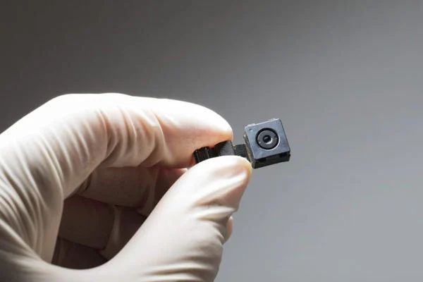 Installing a hidden camera in the apartment