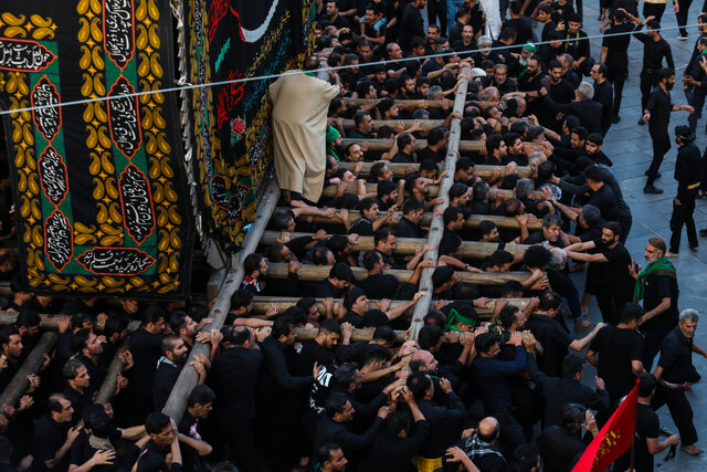 آیین «نخل‌برداری» عصر عاشورا در شهرستان تفت